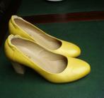 Piure gele pumps, dames. mt 36, Pumps, Geel, Ophalen of Verzenden, Piure