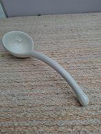 Witte soeplepel in porselein., Antiek en Kunst, Ophalen