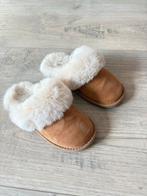 Meisjes pantoffels maat 32, Kinderen en Baby's, Kinderkleding | Schoenen en Sokken, Ophalen, Meisje, Overige typen, Zo goed als nieuw