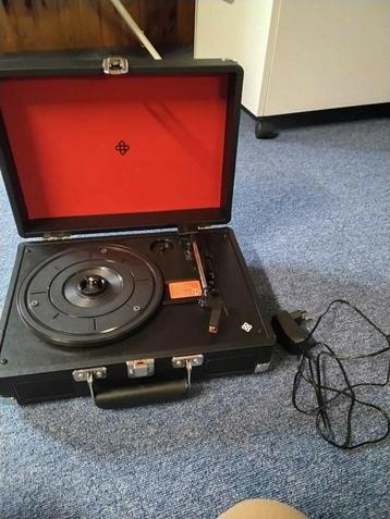 Platenspeler in goede staat  beschikbaar voor biedingen