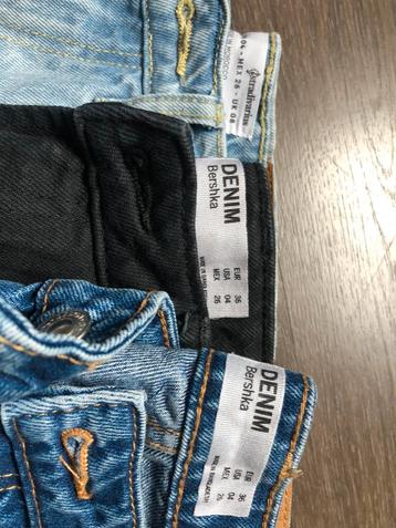 Lange jeansbroeken beschikbaar voor biedingen
