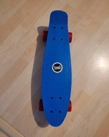 Nieuw skateboard. beschikbaar voor biedingen