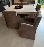 Vol eiken tafel 160x160 en nubuck stoelen te koop, Huis en Inrichting, Ophalen of Verzenden