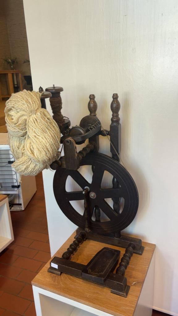 006. Houten spinnewiel, Antiek en Kunst, Antiek | Overige Antiek