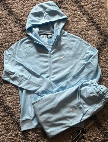Ensemble Nike bleu ciel (haut+bas), neuf étiquette, Taille M beschikbaar voor biedingen