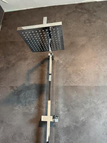Douche en thermostaat beschikbaar voor biedingen