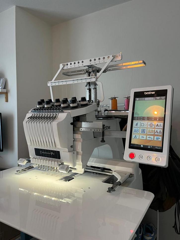 Brother Entrepreneur borduurmachine met 10 naalden, Hobby en Vrije tijd, Borduren en Borduurmachines, Gebruikt, Borduurmachine