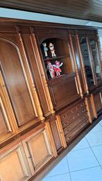 Wandkast, tafel en stoelen, Ophalen