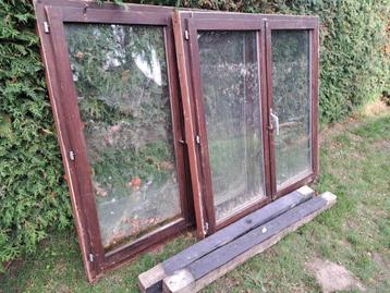 2 ramen in houten omkasting & poutrellen  beschikbaar voor biedingen