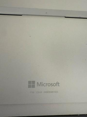 Microsoft Surface Pro 5 128gb model 1796 beschikbaar voor biedingen