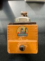 KOFFIEMOLEN DOOR HET  BEDRIJF "JUPITER" TUSSEN 40 & 60, Antiek en Kunst, Ophalen