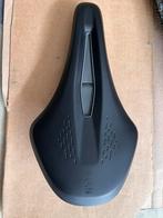 Fizik Terra 150 mm zitvlak (ideaal voor gravel), Fietsen en Brommers, Fietsonderdelen, Ophalen, Zo goed als nieuw, Zadel