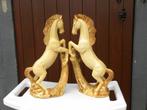 Statues de cheval debout en Albâtre, Ophalen, Zo goed als nieuw