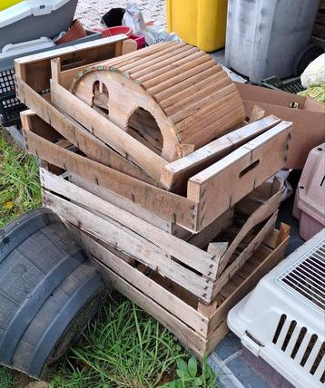Gratis houten kistjes  beschikbaar voor biedingen