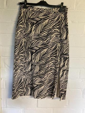 Zwarte /beige lange rok, gevoerd, rits aan de zijkant, 40, Taille 38/40 (M), Enlèvement ou Envoi, Vila, Comme neuf