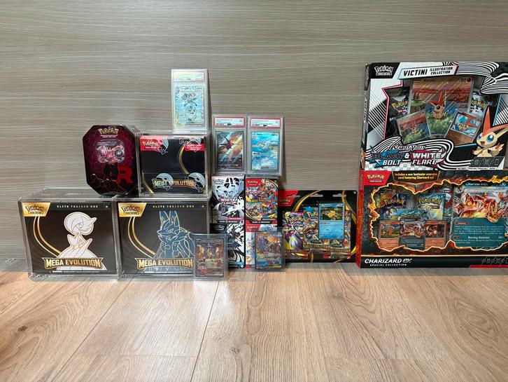 Pokemon Collectie (INCL ACRYL), Hobby en Vrije tijd, Verzamelkaartspellen | Pokémon, Zo goed als nieuw, Boosterbox, Ophalen of Verzenden