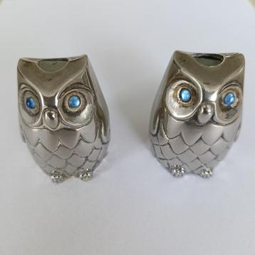 Uil peper en zoutstel. beschikbaar voor biedingen