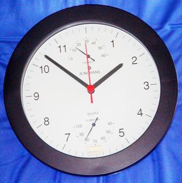 Horloge murale JUNGHANS noire, thermo/hygromètre NEUVE, Enlèvement ou Envoi, Neuf, Analogique, Horloge murale