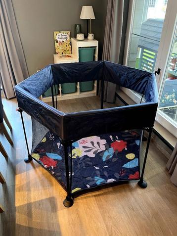 Inklapbaar babybox/park disponible aux enchères