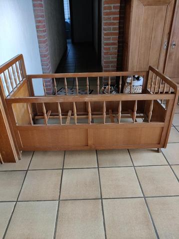 A.V. Lit pour bébé beschikbaar voor biedingen