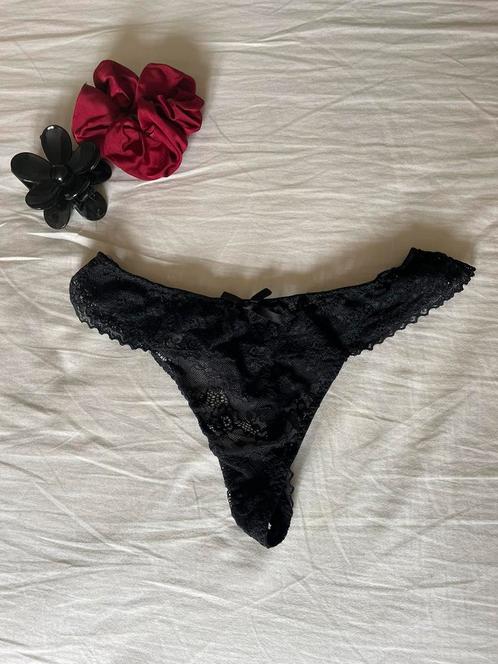 Zwarte kanten string maat S, Kleding | Dames, Ondergoed en Lingerie, String, Zwart, Verzenden