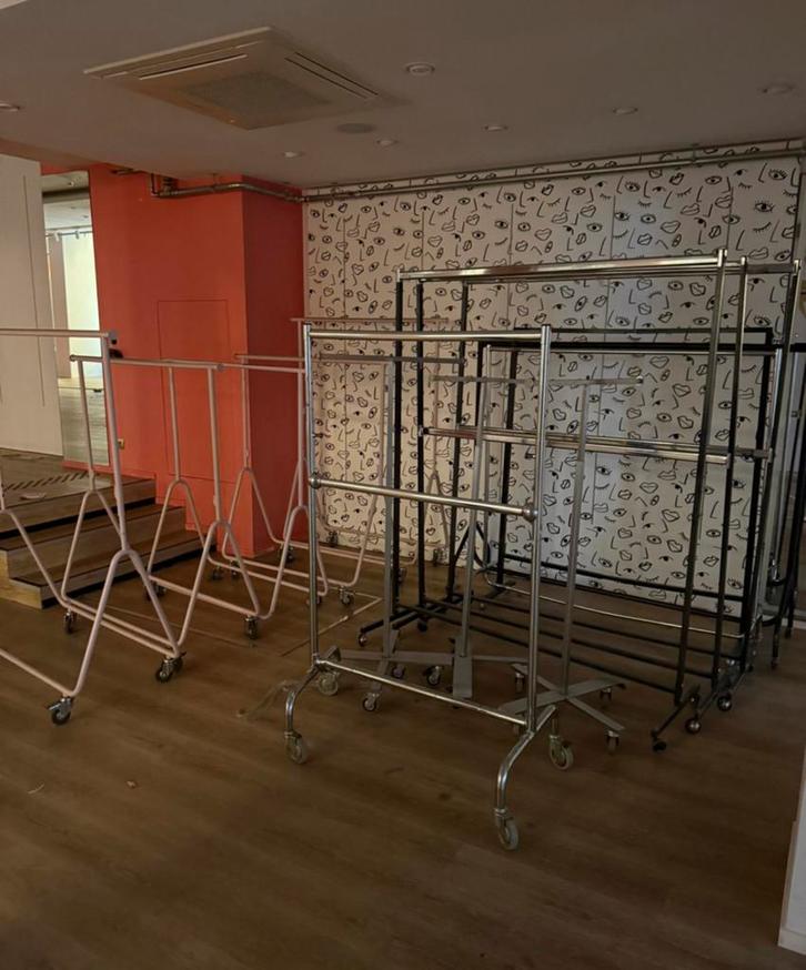 Lot tringles portants vetement, Maison & Meubles, Armoires | Étagères, Comme neuf, Enlèvement