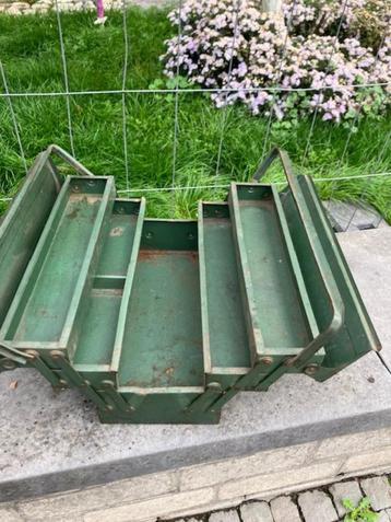OUDE IJZEREN GEREEDSCHAPSKIST TOOL BOX beschikbaar voor biedingen