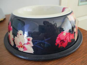 eet/drink pot voor hond beschikbaar voor biedingen