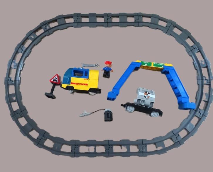 Duplo treincircuit met accessoires, Kinderen en Baby's, Speelgoed | Duplo en Lego, Gebruikt, Duplo, Complete set, Ophalen of Verzenden