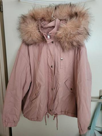 Parka fourrée rose beschikbaar voor biedingen