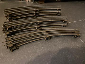 spoor sporen X 12  35 mm + 9 haakjes + oude transfo Meccano beschikbaar voor biedingen