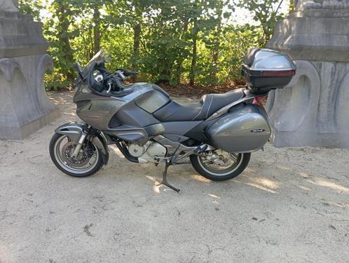 Honda Deauville 700 met veel opties, Motoren, Motoren | Honda, Particulier, Toermotor, meer dan 35 kW, 2 cilinders, Motorrijbewijs A