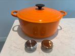 Le Creuset vintage 26 Harmonic Orange met schade, Huis en Inrichting, Gebruikt, Gietijzer, Ophalen of Verzenden, Keramische plaat
