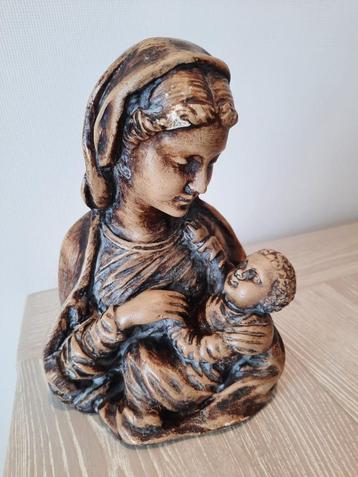 Mooi Mariabeeldje met Kindje Jezus ( Guelfi )