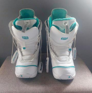 Burton Mint Snowboardschoenen – Dames – Maat 39
, zie foto's beschikbaar voor biedingen