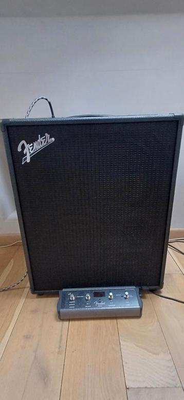 Fender stage 800 bass gitaar versterker + pedalen beschikbaar voor biedingen