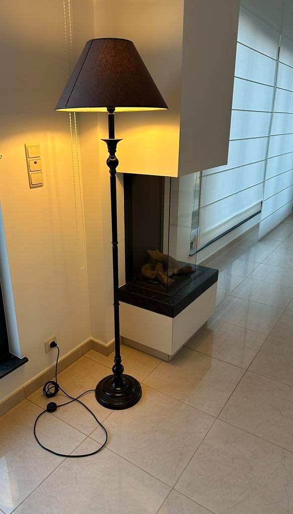 Staande lamp met stoffen lampenkap, Huis en Inrichting, Lampen | Vloerlampen, Gebruikt, 150 tot 200 cm, Metaal, Stof, Ophalen