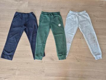 Joggingbroekjes (jongens, maat 128, 3 stuks) beschikbaar voor biedingen