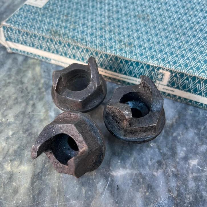 VW Handkrukstartermoer bout Kever Splitraambus Kubel, Autos : Divers, Accessoires de voiture, Utilisé, Enlèvement ou Envoi