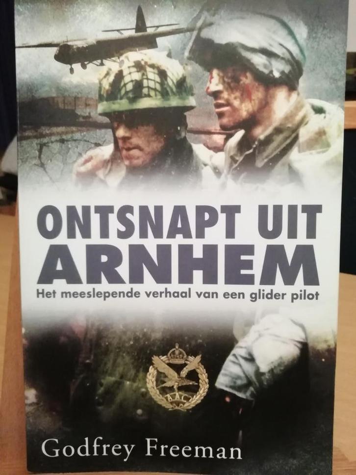 Godfrey Freeman - Ontsnapt uit Arnhem, Boeken, Oorlog en Militair, Zo goed als nieuw, Ophalen of Verzenden