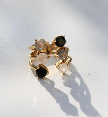 Mooie nieuwe ring - natuursteen beschikbaar voor biedingen