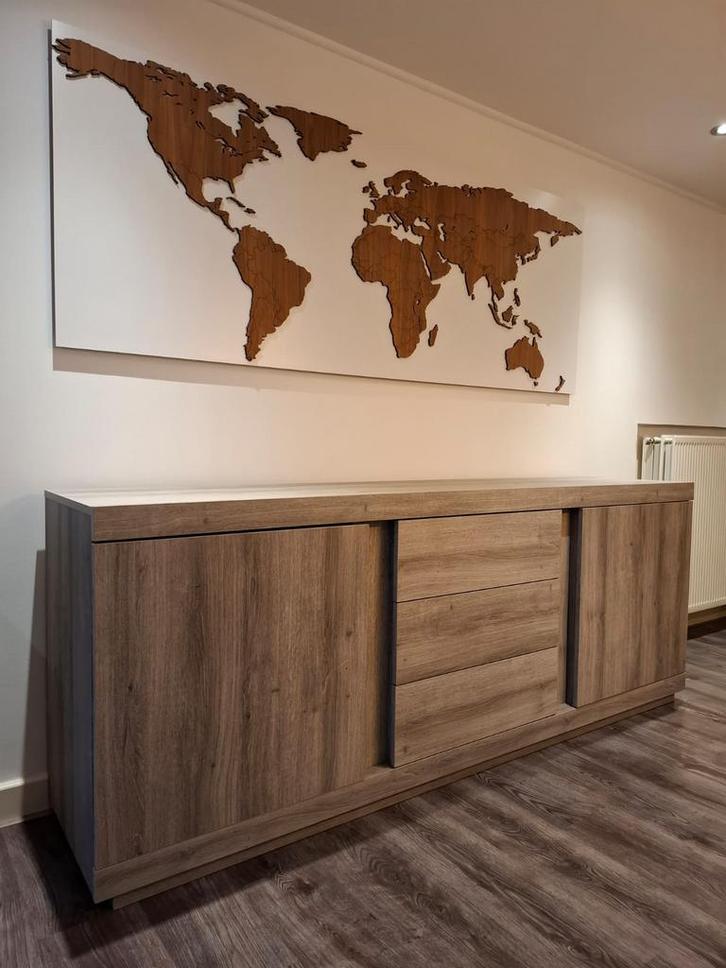 Stevige dressoir uit hout, modern en van optimale kwaliteit, Huis en Inrichting, Kasten | Dressoirs, Zo goed als nieuw, 200 cm of meer