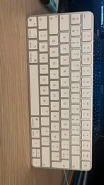 Apple magic keyboard - AZERTY, Computers en Software, Toetsenborden, Ophalen of Verzenden, Azerty, Zo goed als nieuw