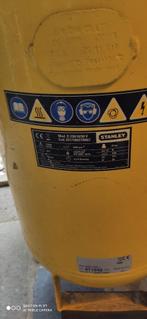 Compressor stanley, Doe-het-zelf en Bouw, Ophalen, Gebruikt, Mobiel