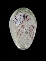 Glas met kwal, Enlèvement