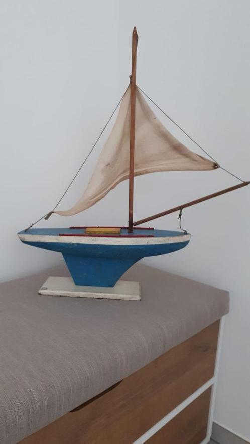 Vintage houten zeilboot - zeilbootje uit 1952, Antiek en Kunst, Curiosa en Brocante, Ophalen of Verzenden