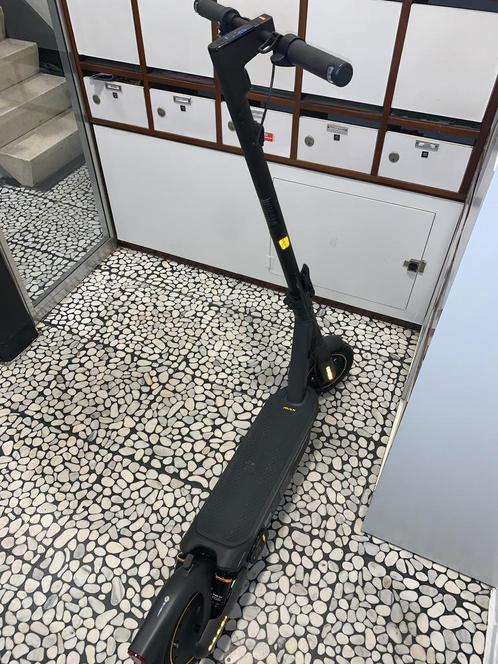 Elektrische step Ninebot G2 Max, Fietsen en Brommers, Steps, Zo goed als nieuw, Elektrische step (E-scooter), Ophalen