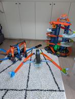 Hotwheel garage plus 2 sets, Kinderen en Baby's, Speelgoed |Speelgoedvoertuigen, Ophalen, Gebruikt