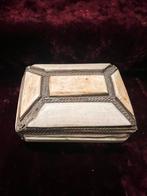 Antiek sieradendoosje met botinleg + rood fluwelen interieur, Antiek en Kunst, Ophalen of Verzenden