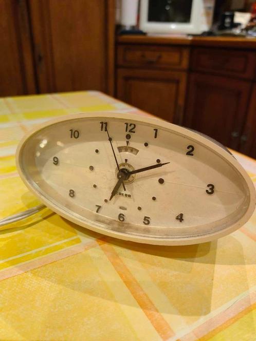 CALOR 33 KLOK MET 16 KLOKKEN, Antiek en Kunst, Antiek | Klokken, Ophalen of Verzenden
